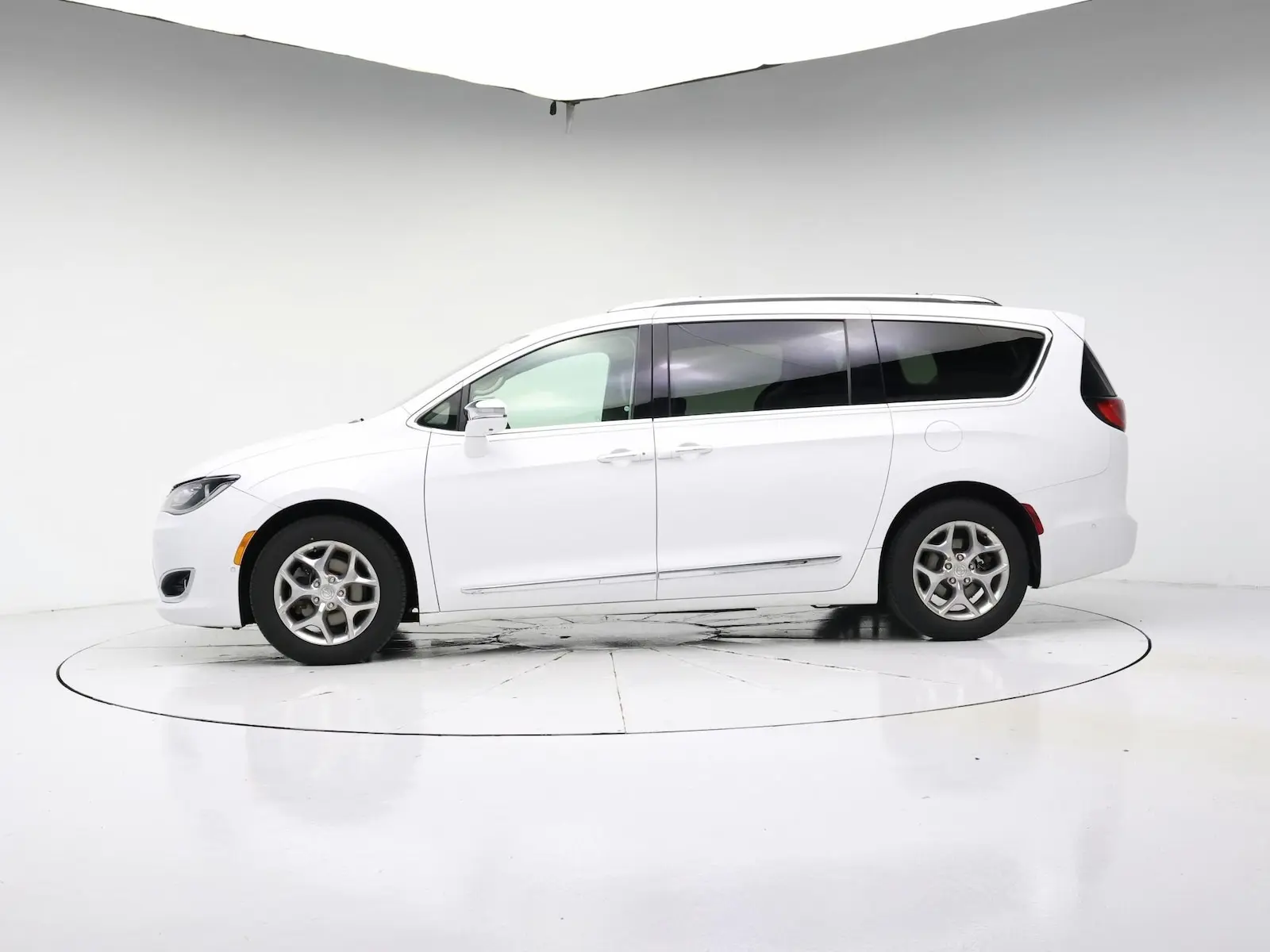 2019 Chrysler Pacifica Limited photo 4