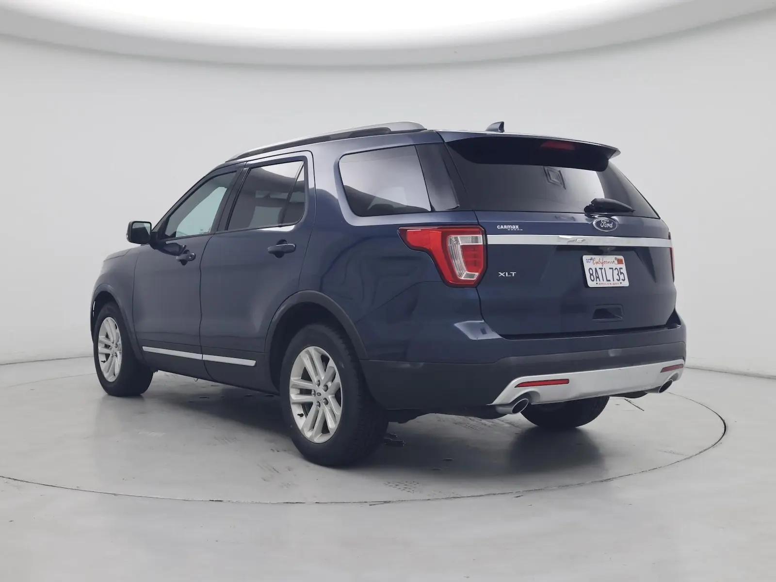 2017 Ford Explorer XLT FWD photo 3