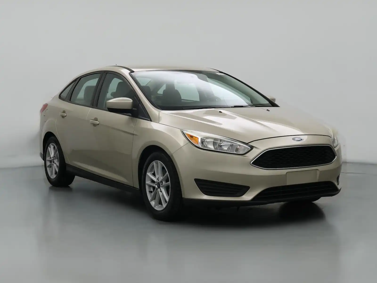 2018 Ford Focus SE Sedan's photo