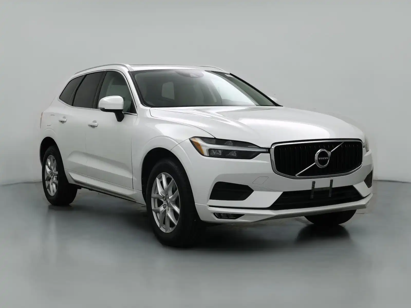 2021 Volvo XC60 T6 Momentum AWD's photo