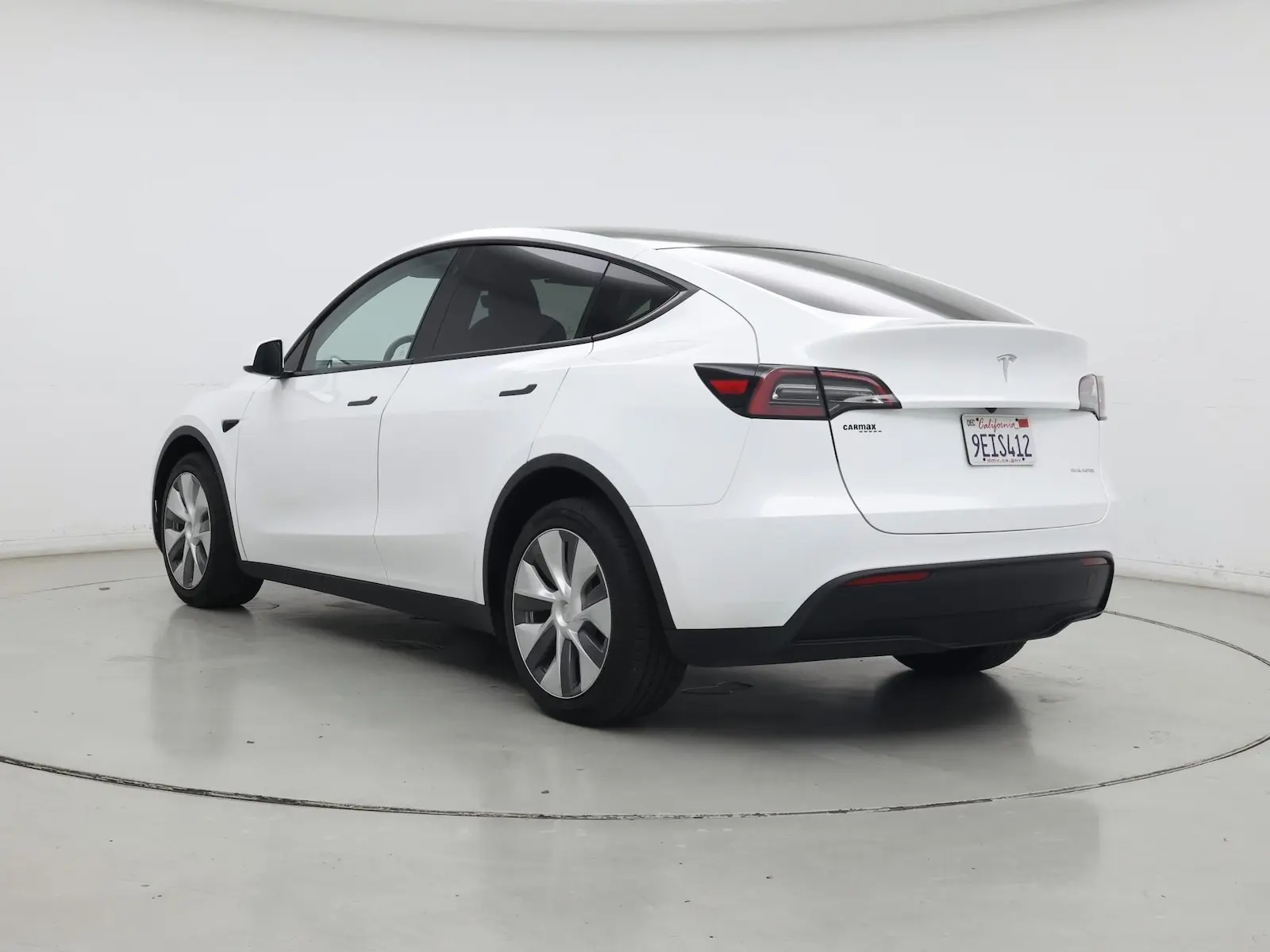 2023 Tesla Model Y Long Range Dual Motor AWD photo 3