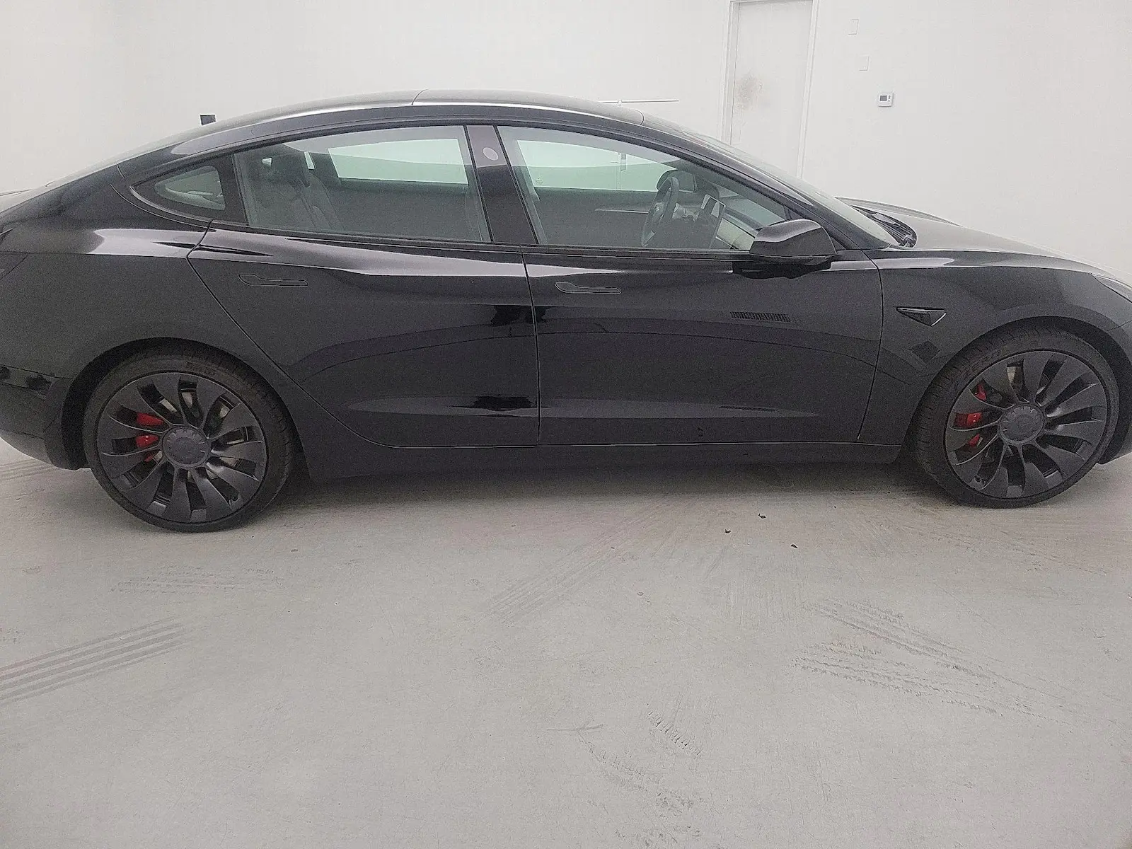 2023 Tesla Model 3 Performance photo 4