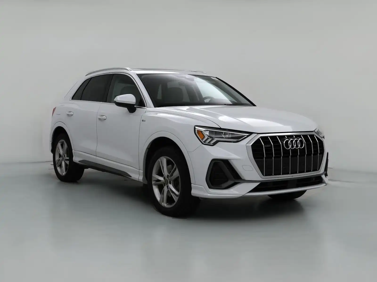 2019 Audi Q3 45 TFSI S Line Premium Plus quattro's photo