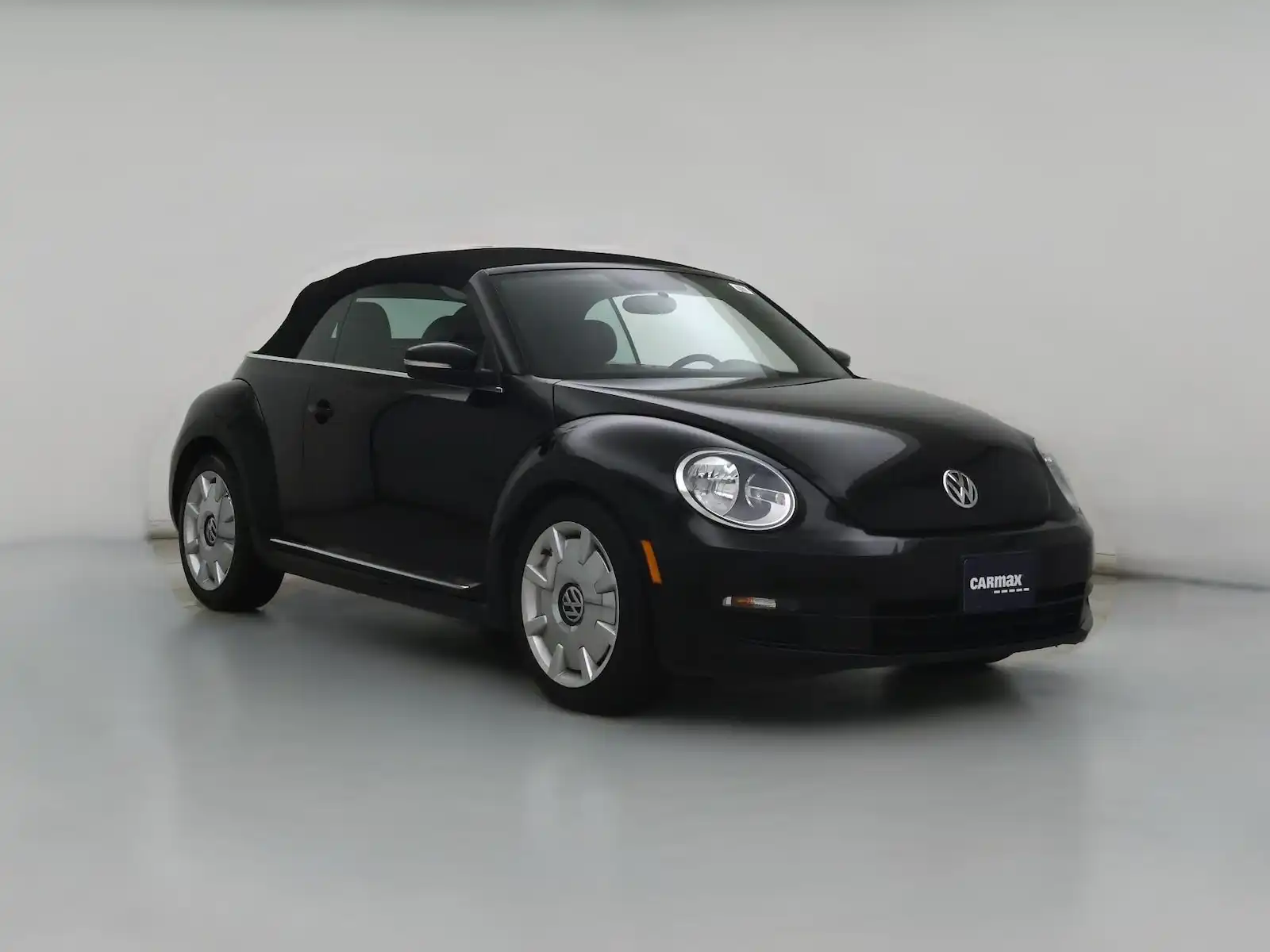 2014 Volkswagen Beetle 2.5L Convertible. Auto PZEV's photo