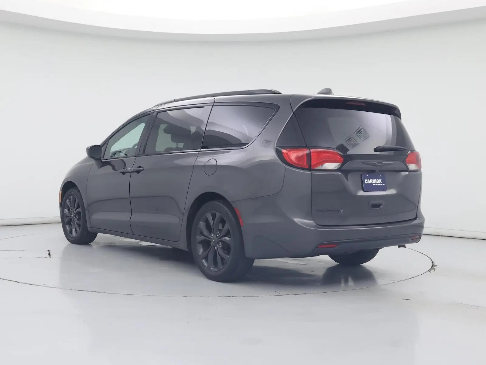 2018 Chrysler Pacifica Touring Plus photo 3