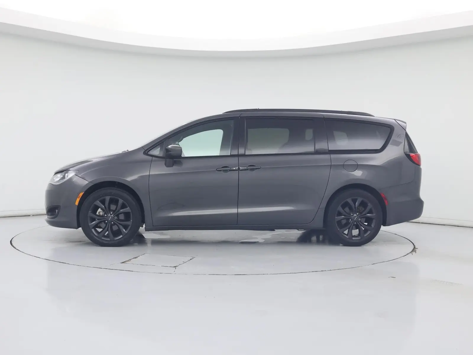 2018 Chrysler Pacifica Touring Plus photo 4