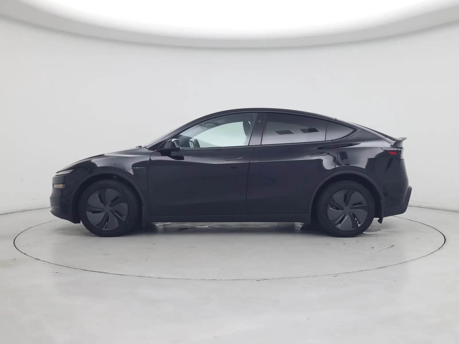2026 Tesla Model Y Long Range RWD photo 4