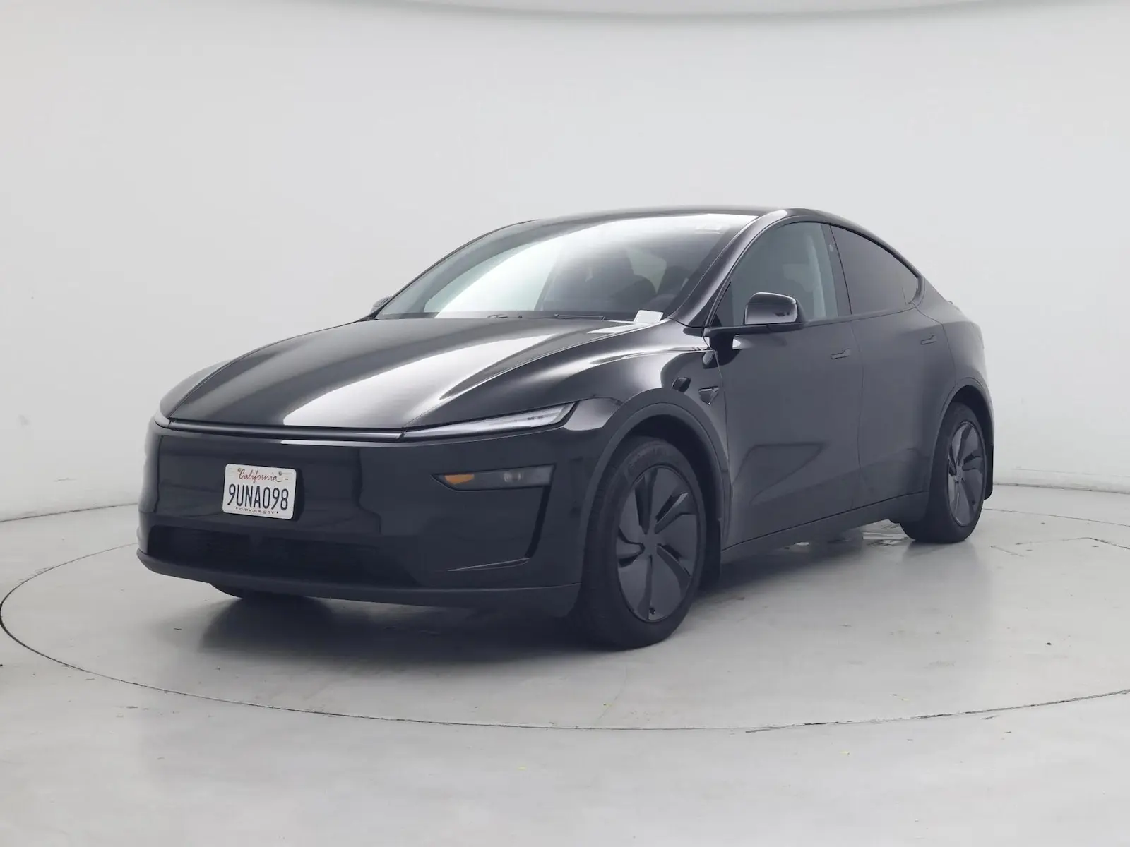2026 Tesla Model Y Long Range RWD photo 5