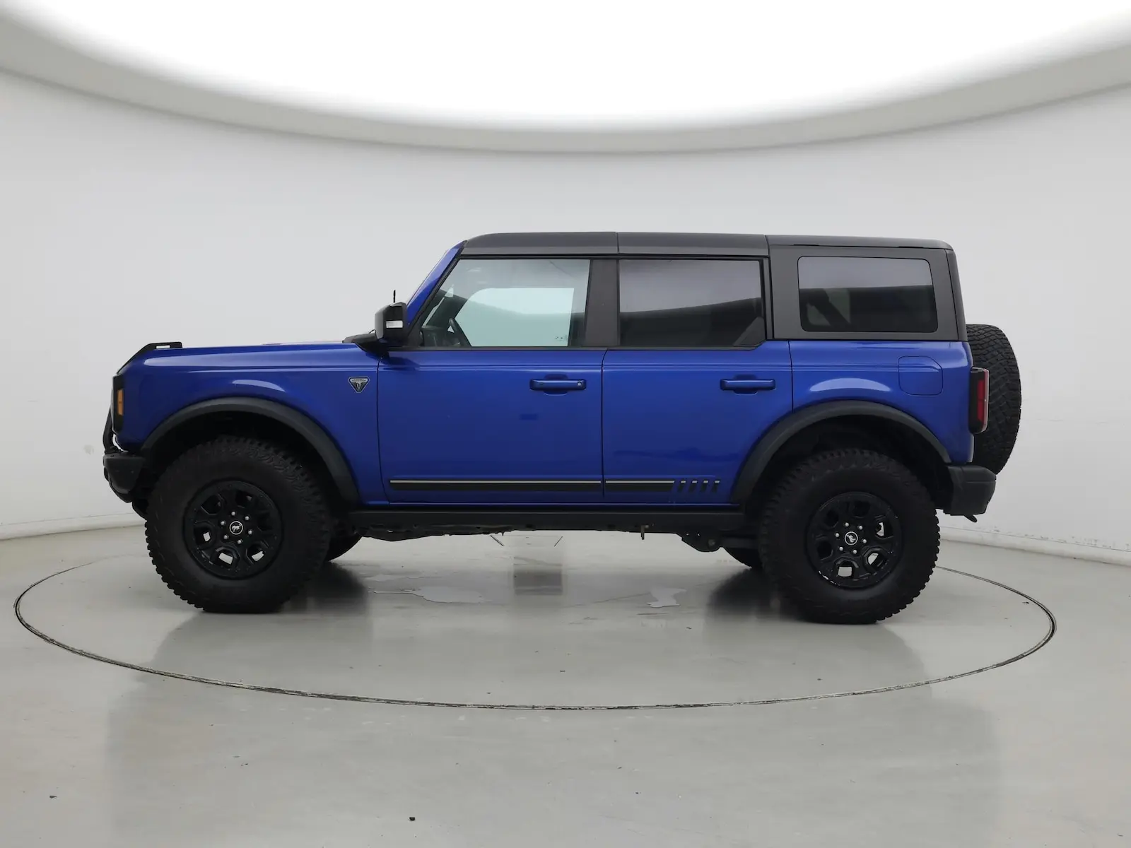 2021 Ford Bronco First Edition 4WD Advanced photo 4