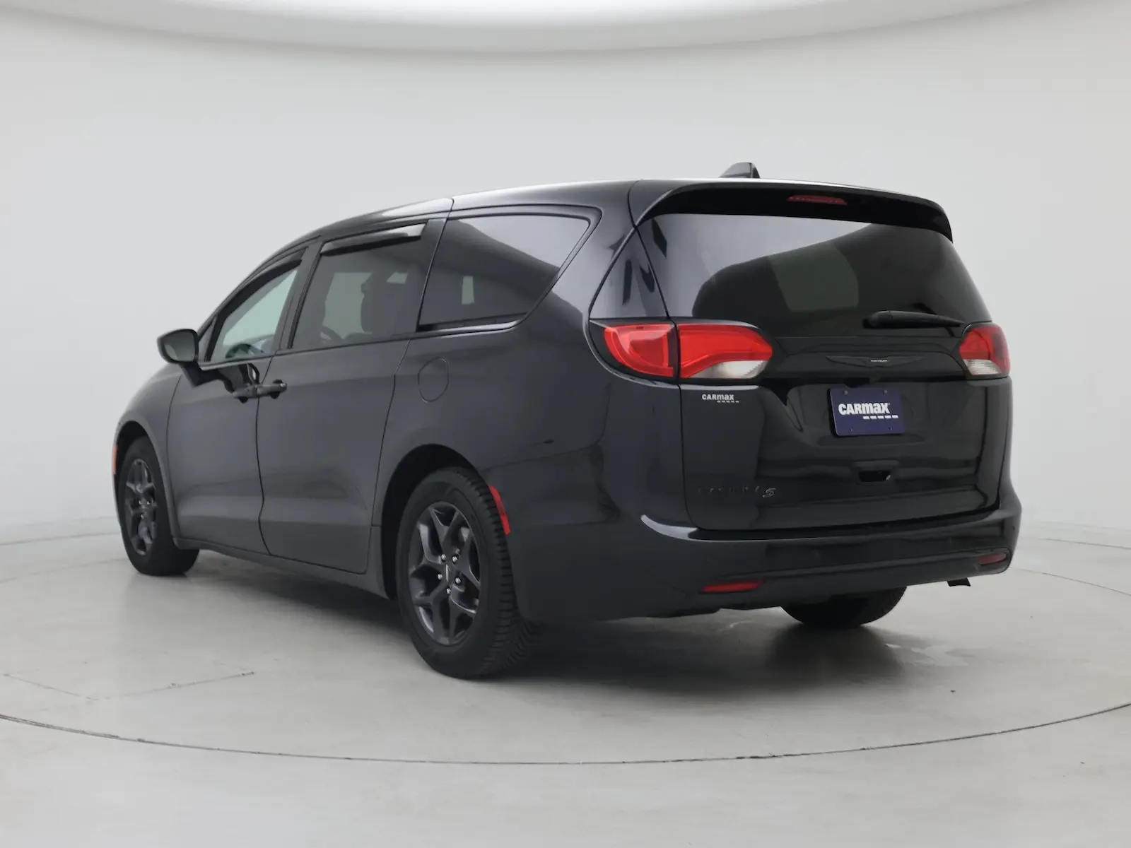 2020 Chrysler Pacifica Touring photo 3