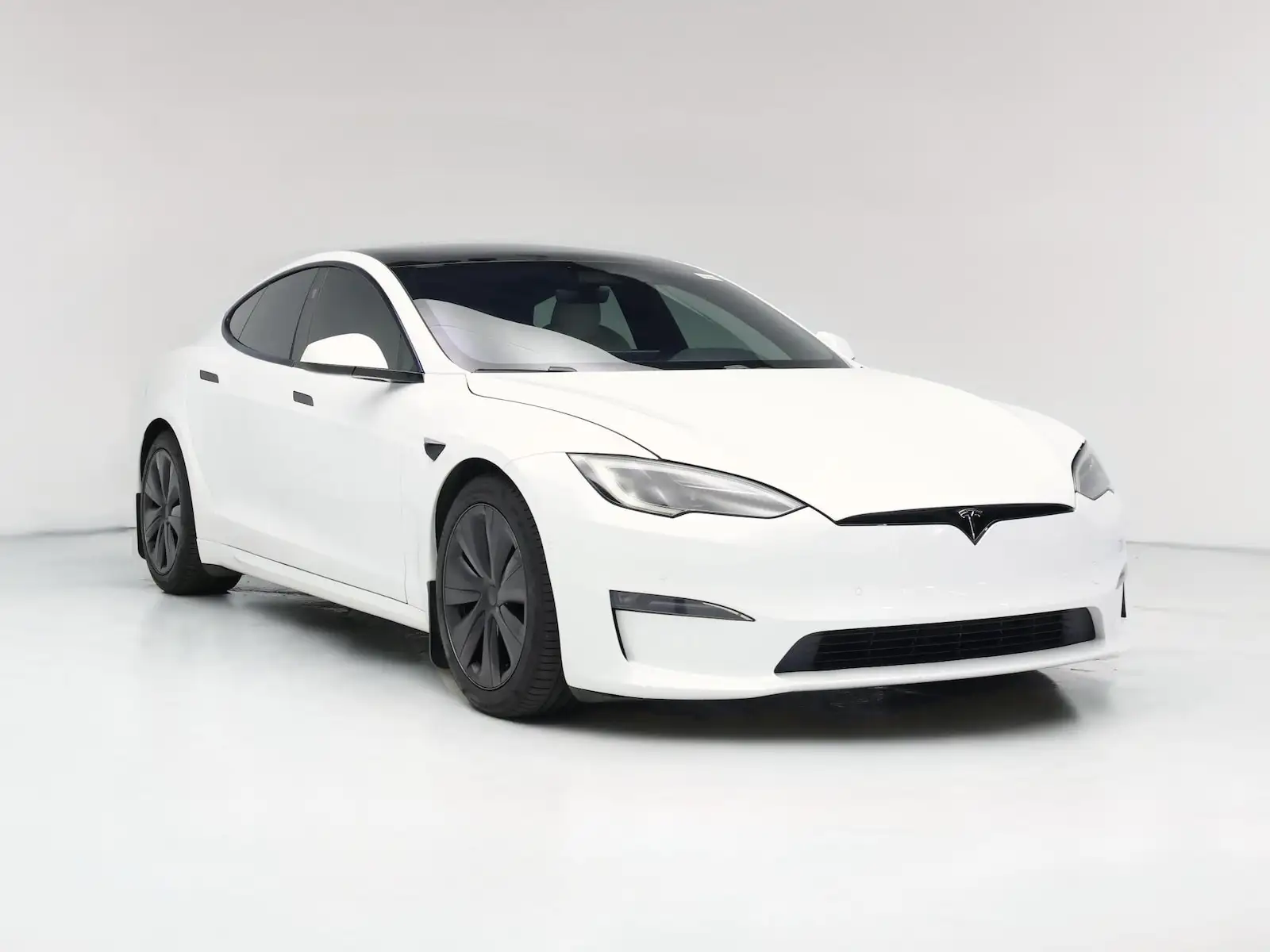 2022 Tesla Model S's photo
