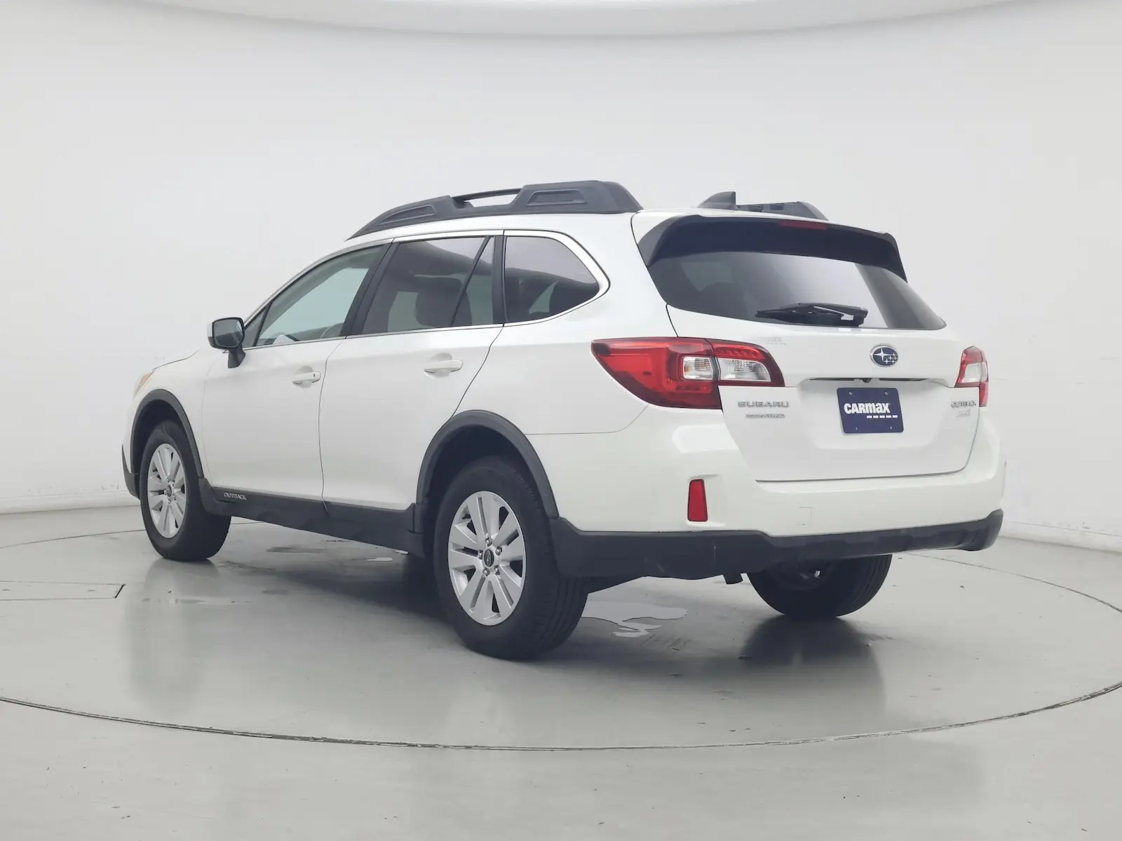 2017 Subaru Outback 2.5i Premium photo 3