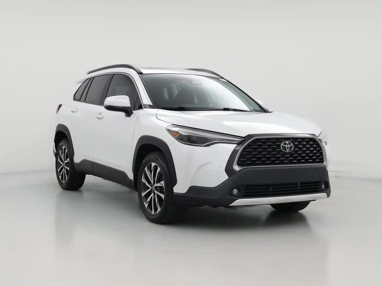 2023 Toyota Corolla Cross XLE FWD's photo