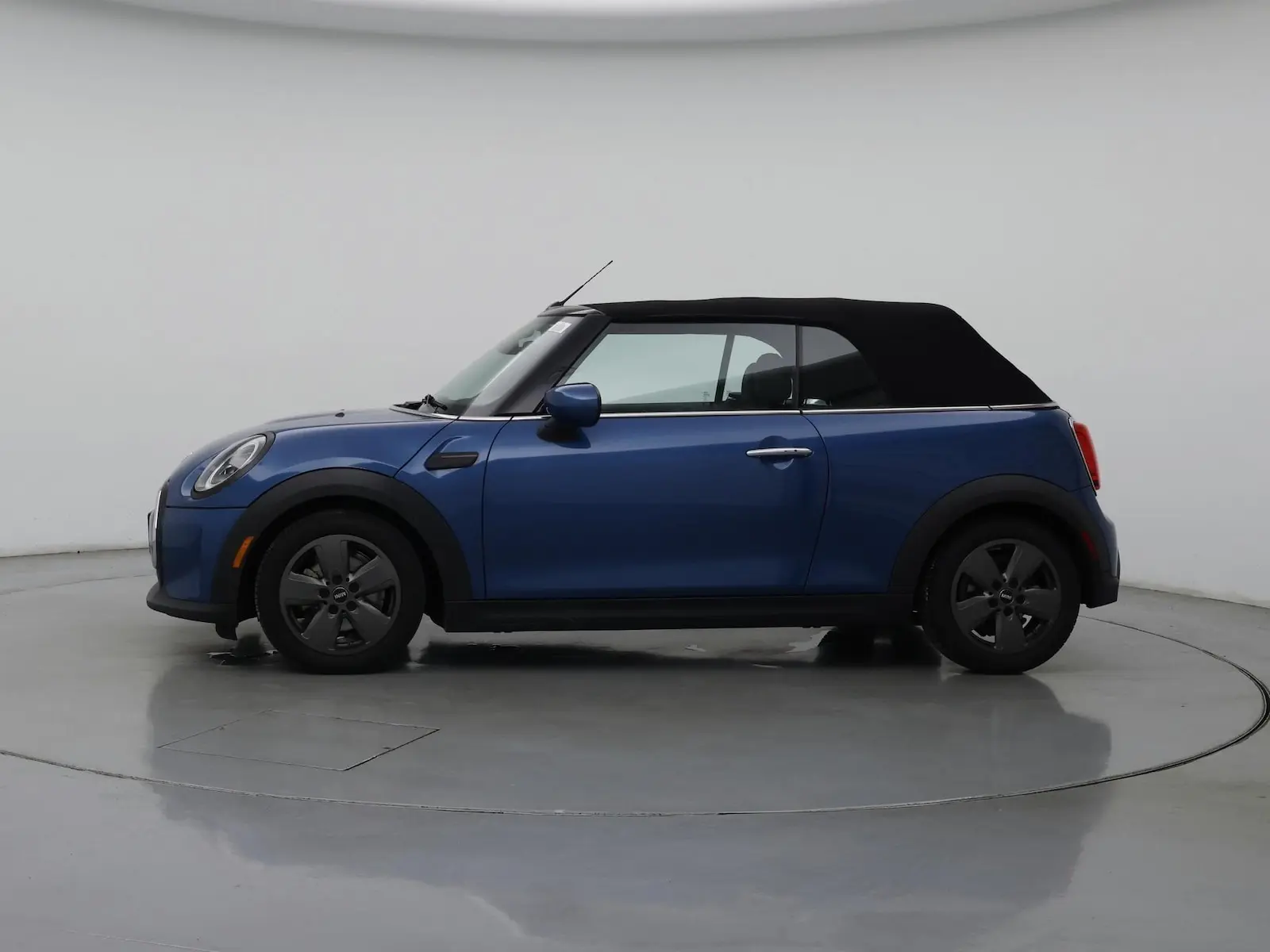 2022 MINI Convertible Cooper photo 4