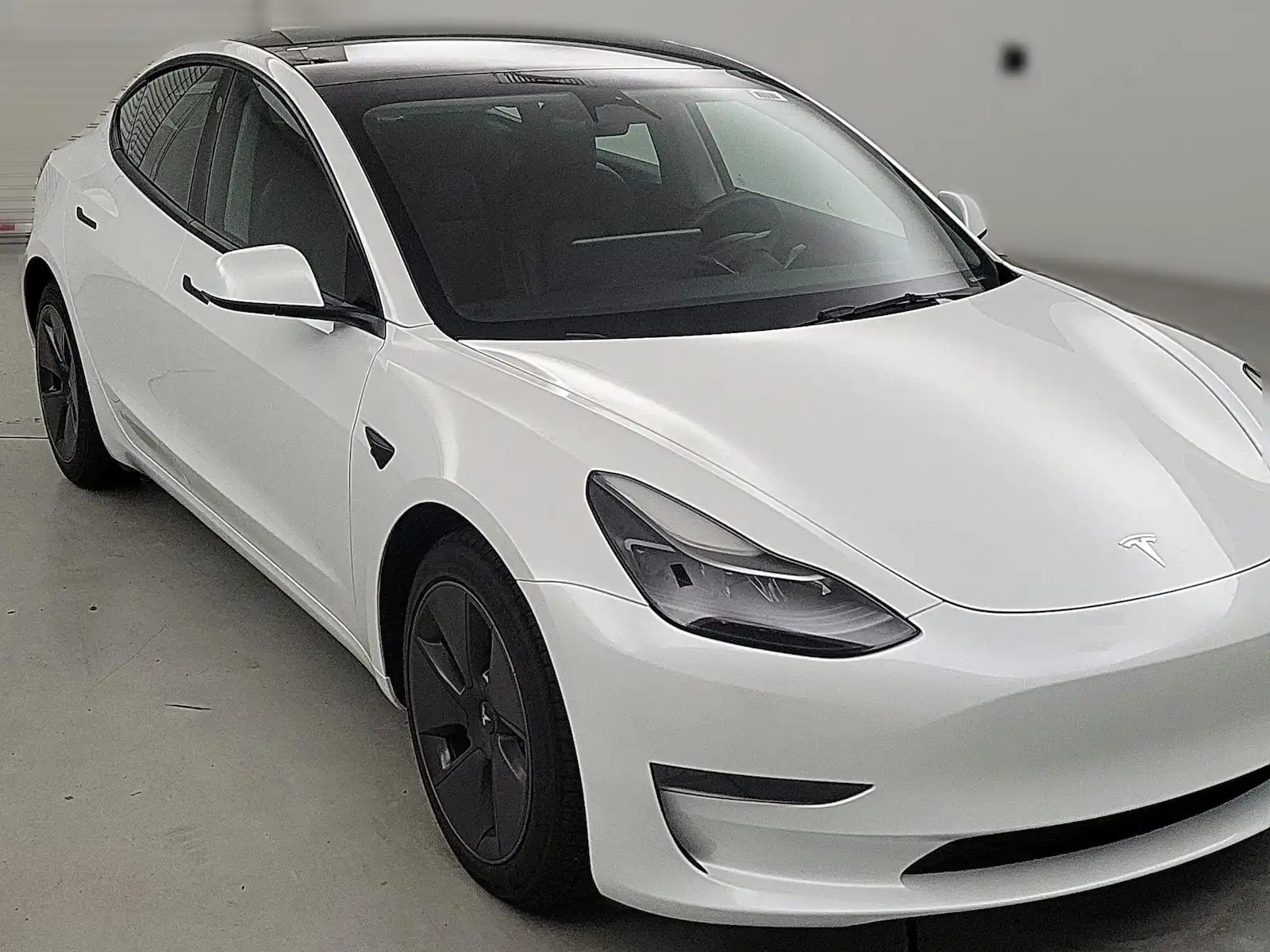 2023 Tesla Model 3 Base's photo