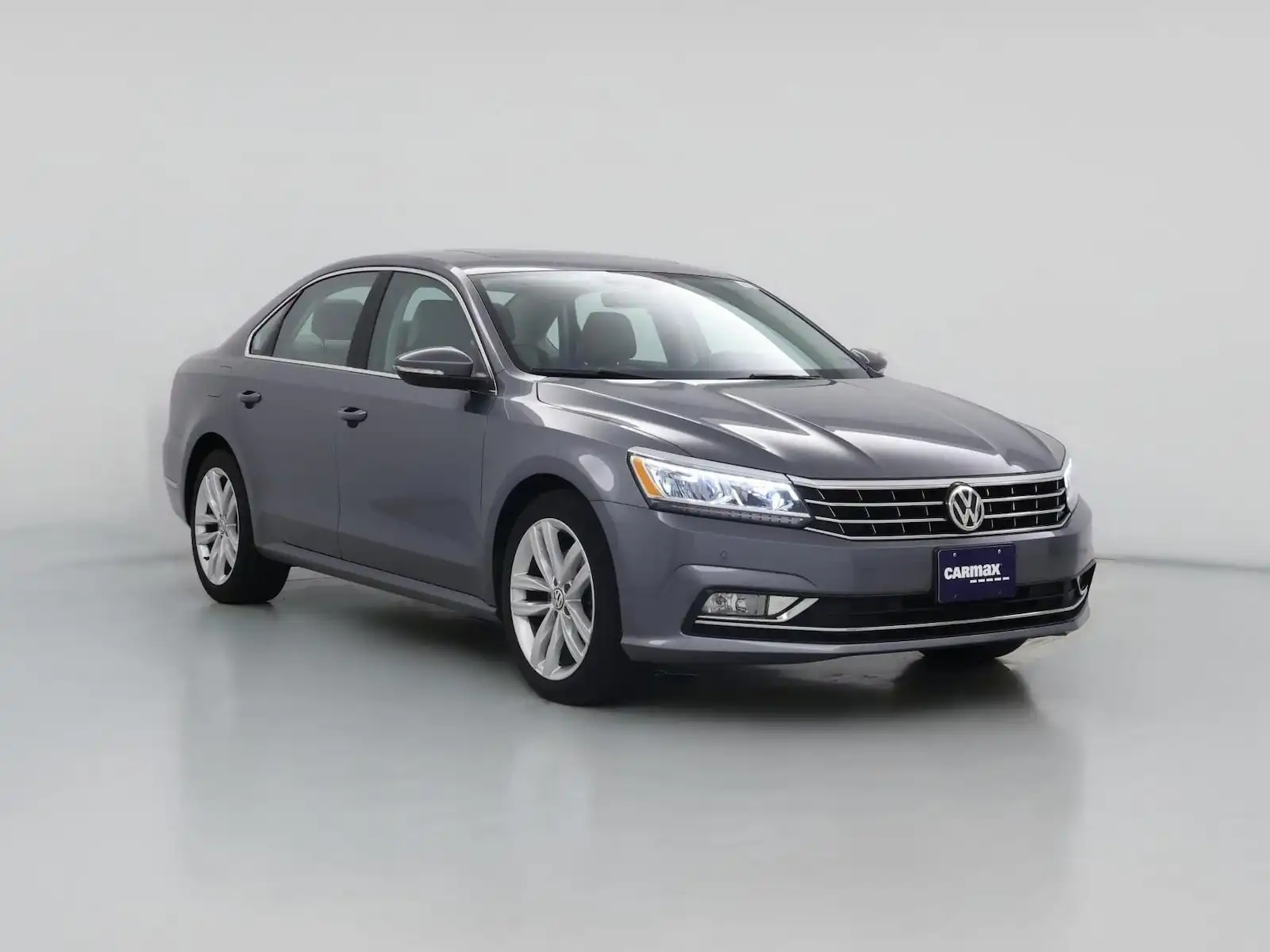 2018 Volkswagen Passat 2.0T SE with Technology Auto's photo