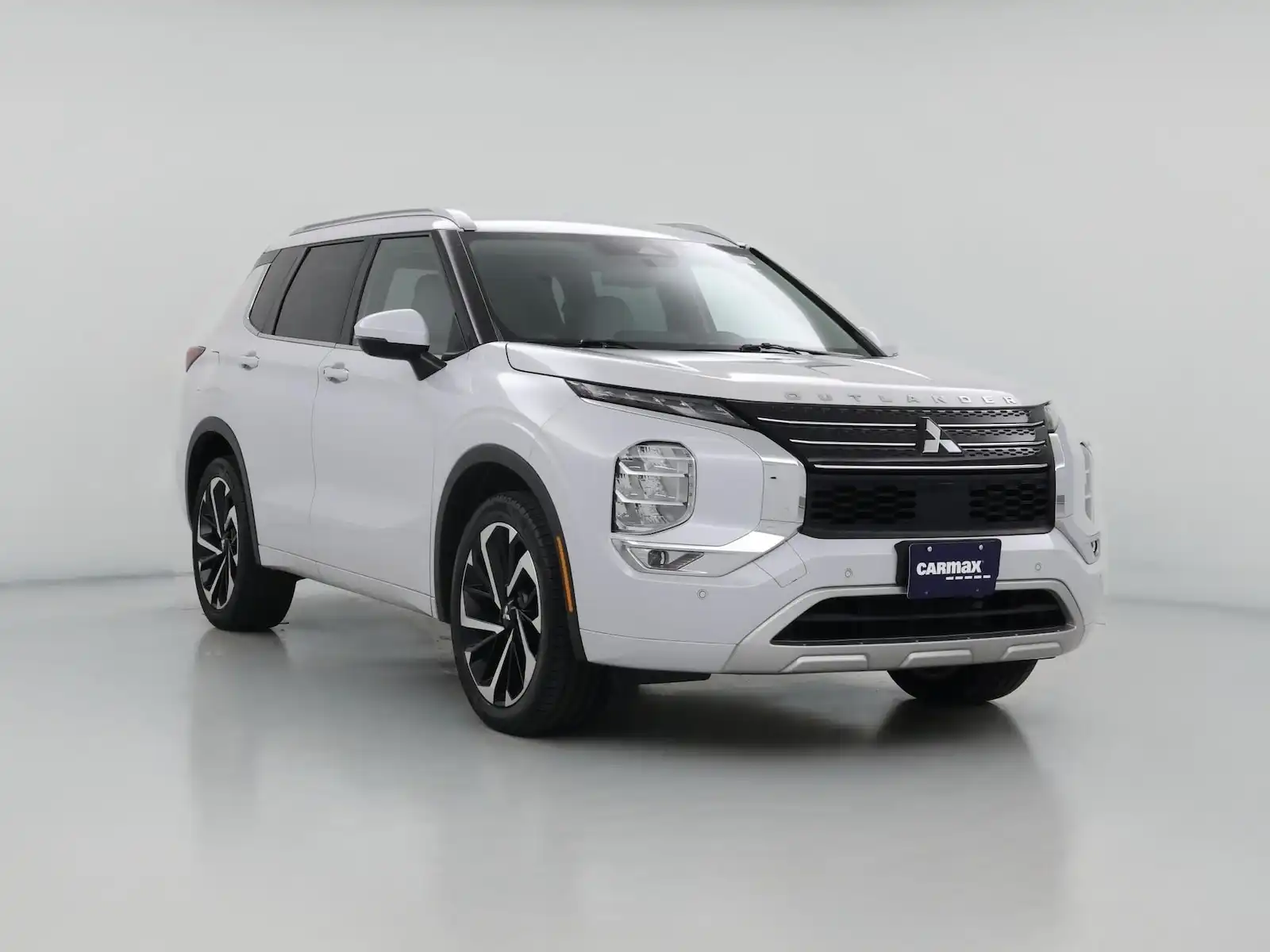 2023 Mitsubishi Outlander SEL FWD's photo