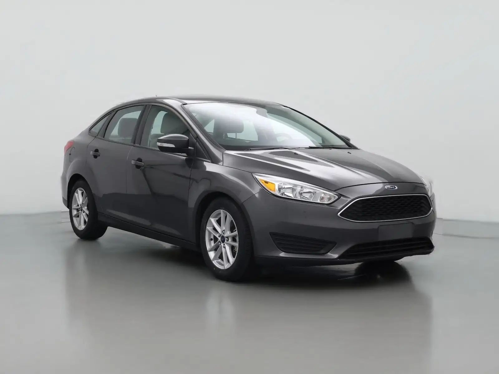 2015 Ford Focus SE Sedan's photo