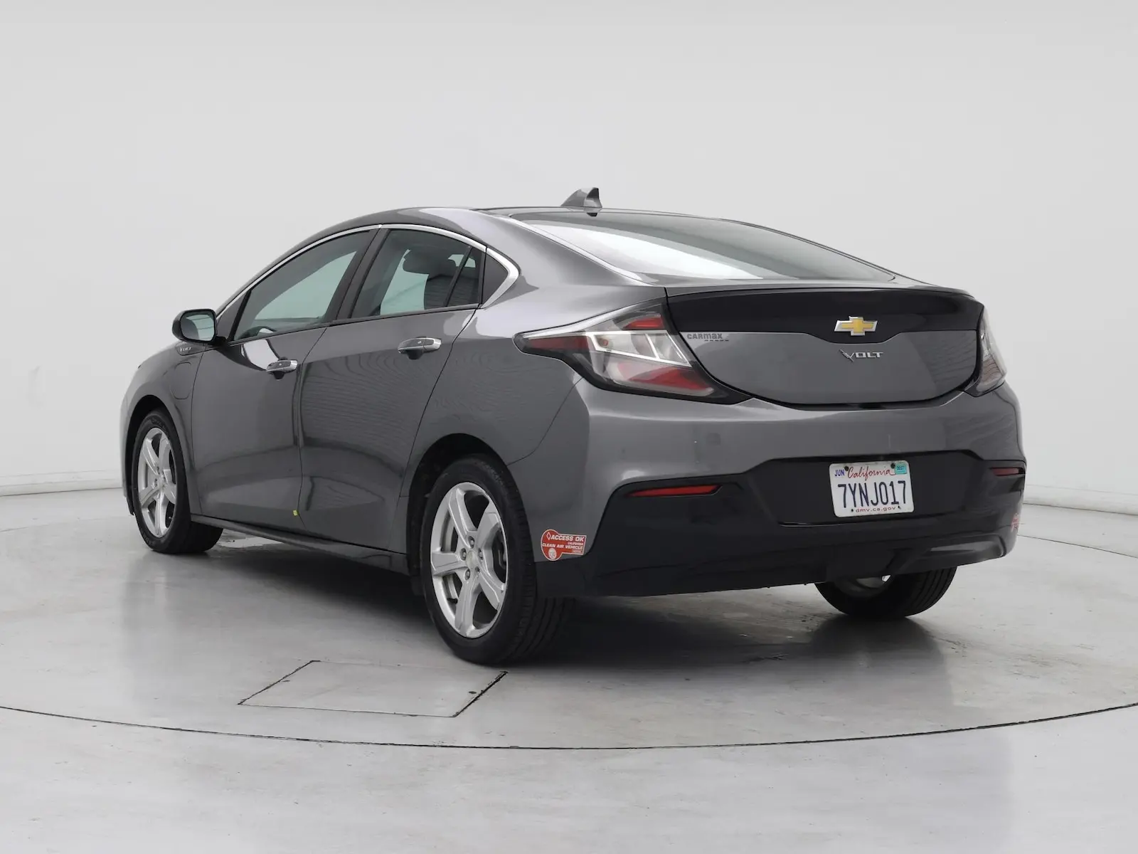 2017 Chevrolet Volt LT photo 3
