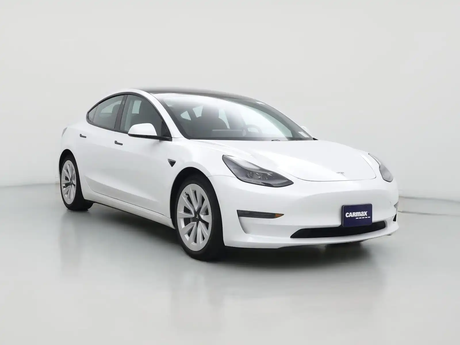 2021 Tesla Model 3 Standard Range Plus's photo