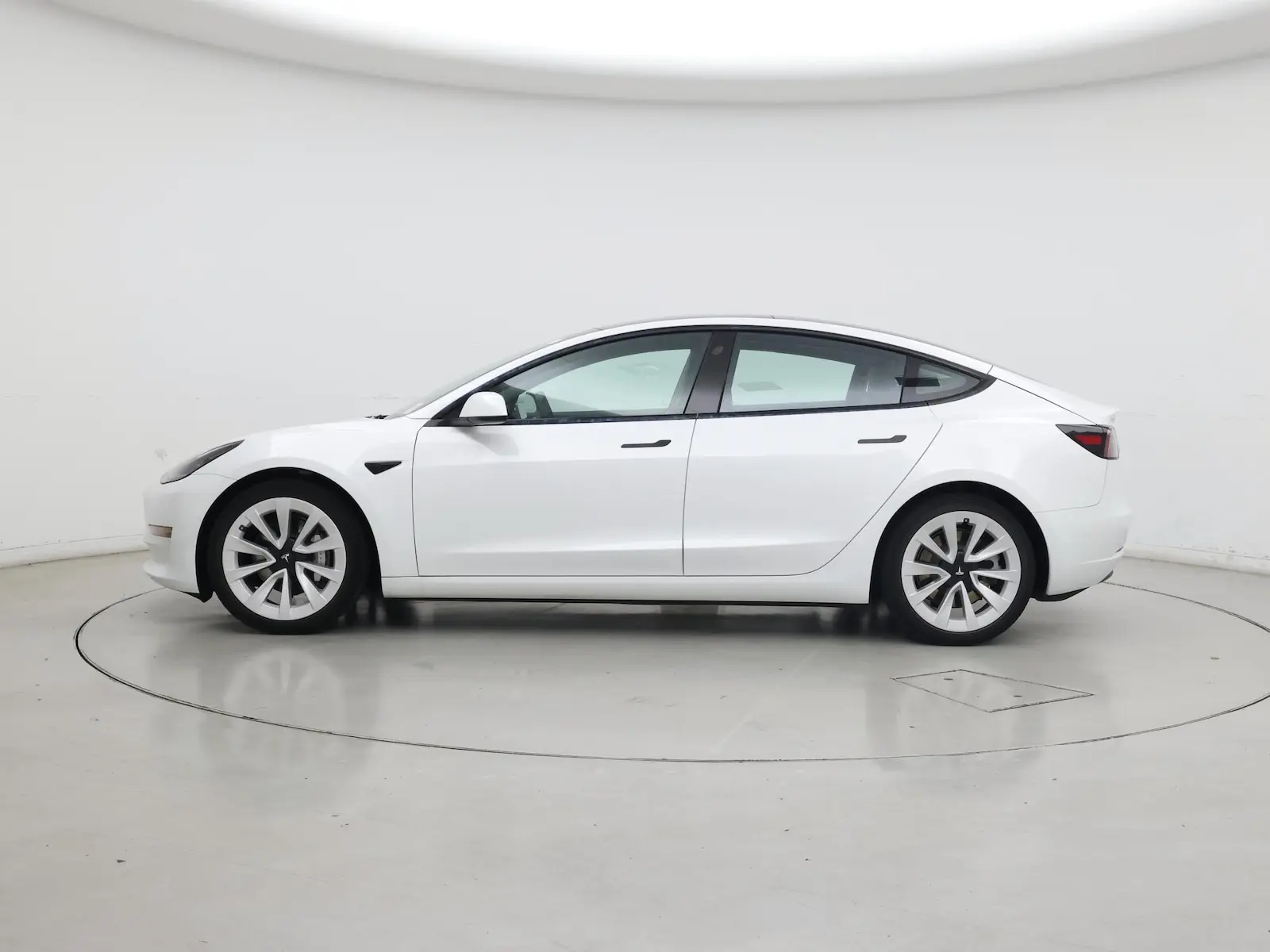 2021 Tesla Model 3 Standard Range Plus photo 4