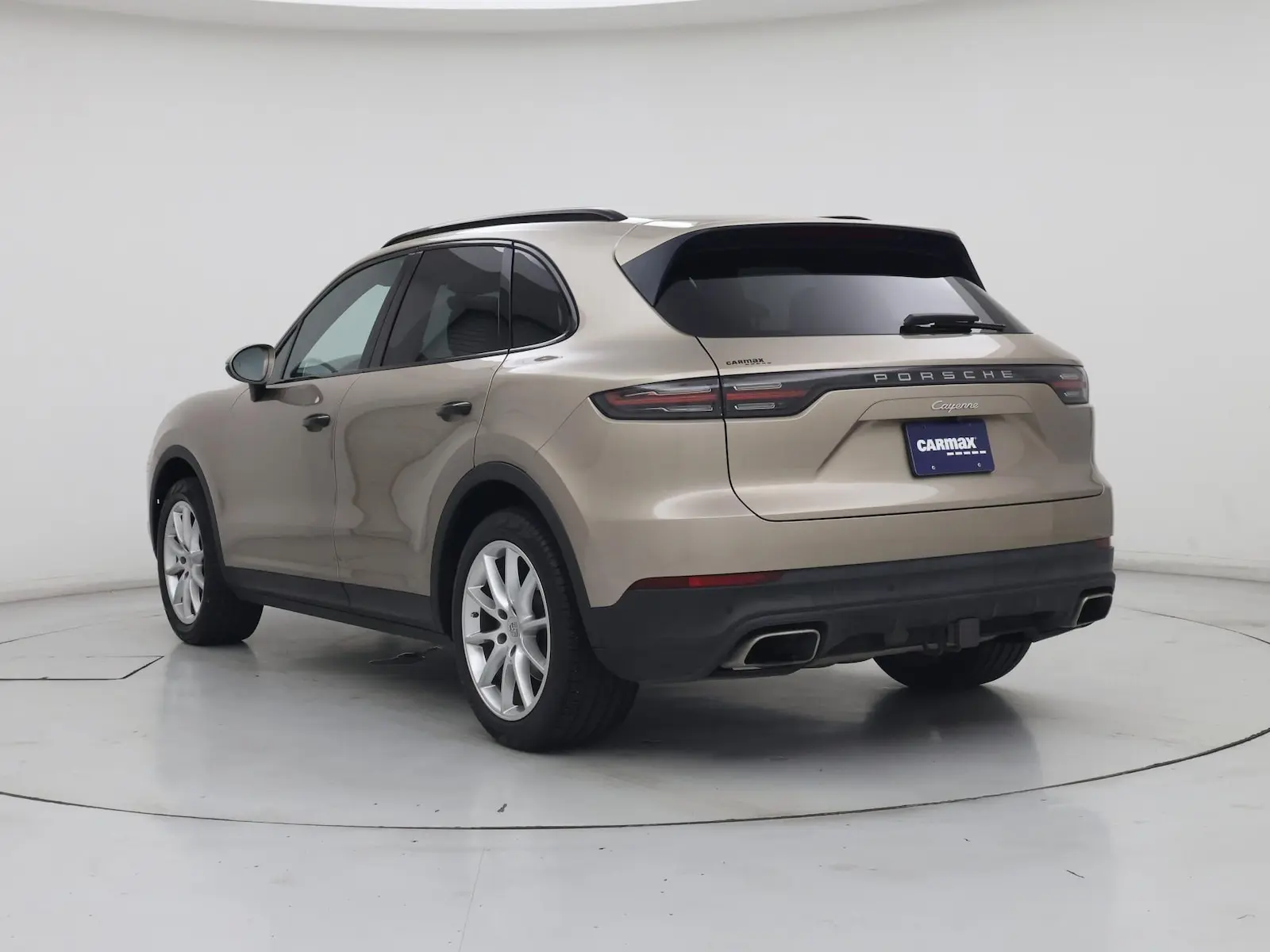 2019 Porsche Cayenne Base photo 3