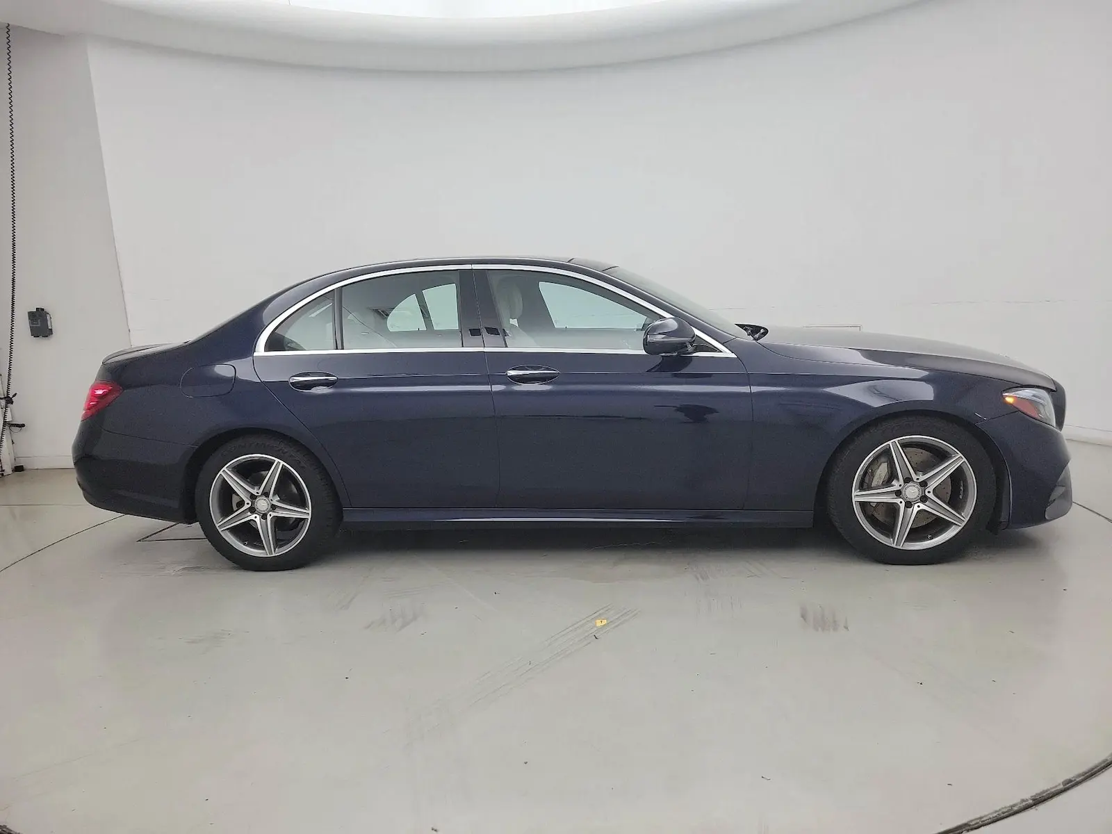 2017 Mercedes-Benz E-Class E300 photo 4