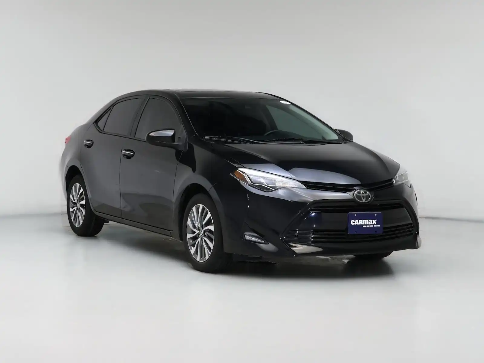 2019 Toyota Corolla XLE AT's photo