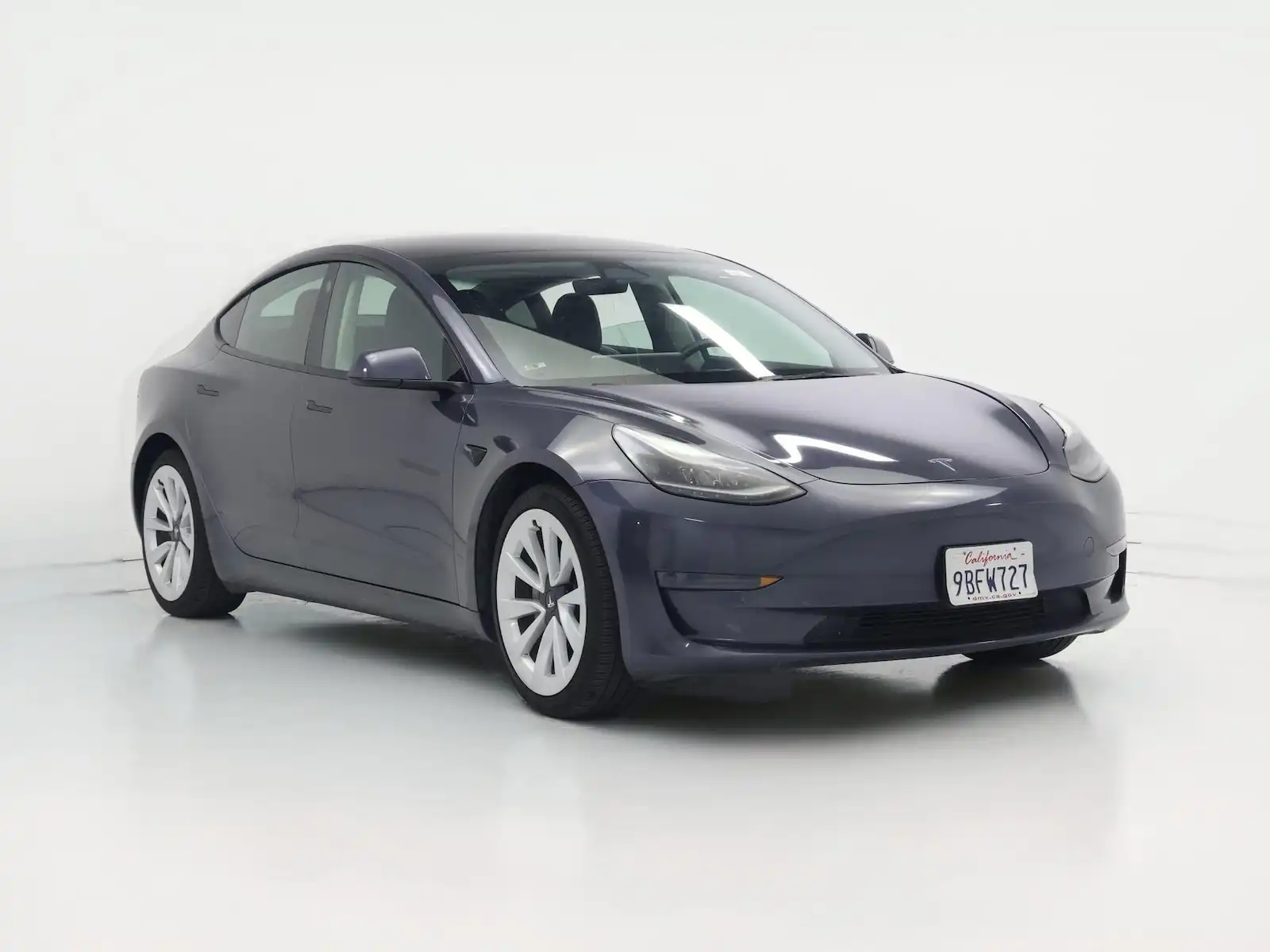 2022 Tesla Model 3 Standard Range Plus's photo