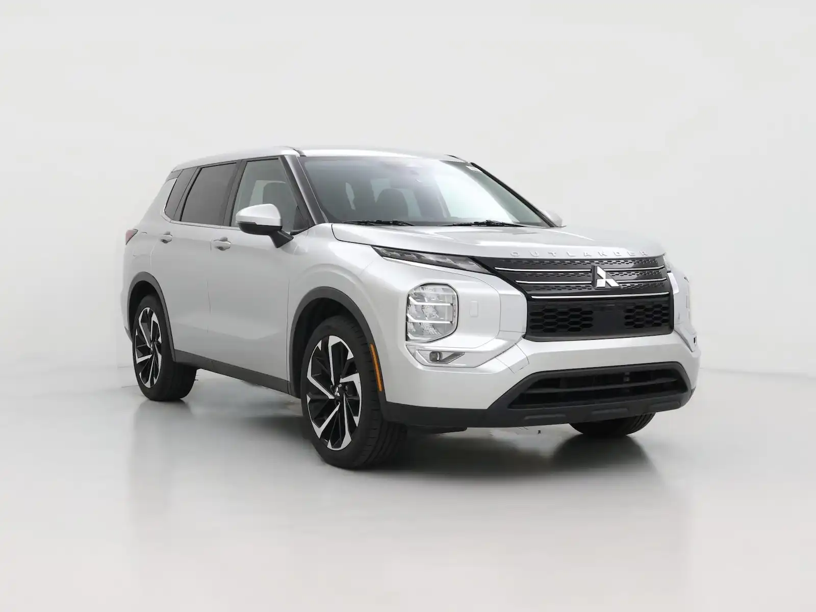 2022 Mitsubishi Outlander ES S-AWC's photo