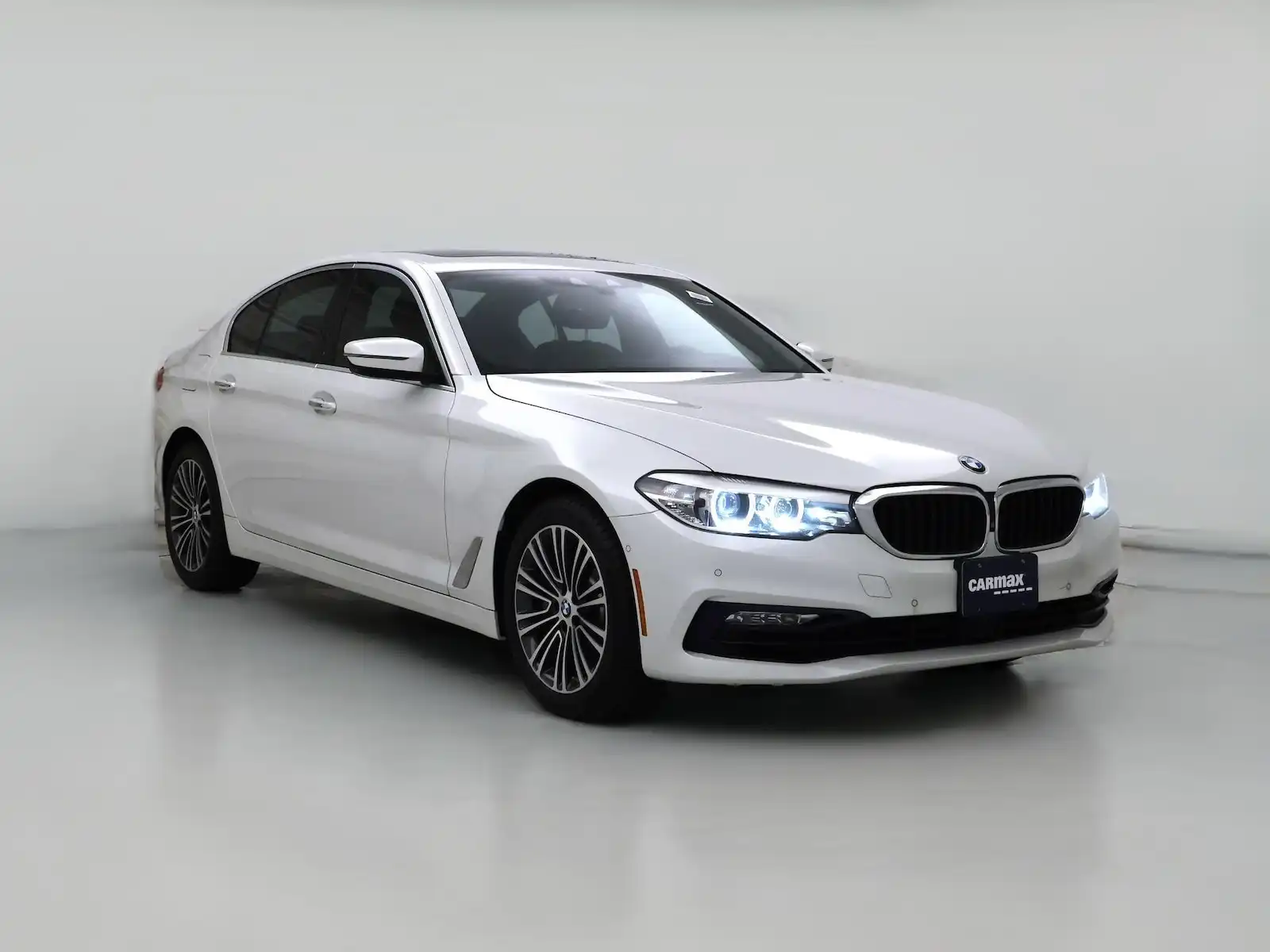 2018 BMW 5 Series 540i Sedan's photo