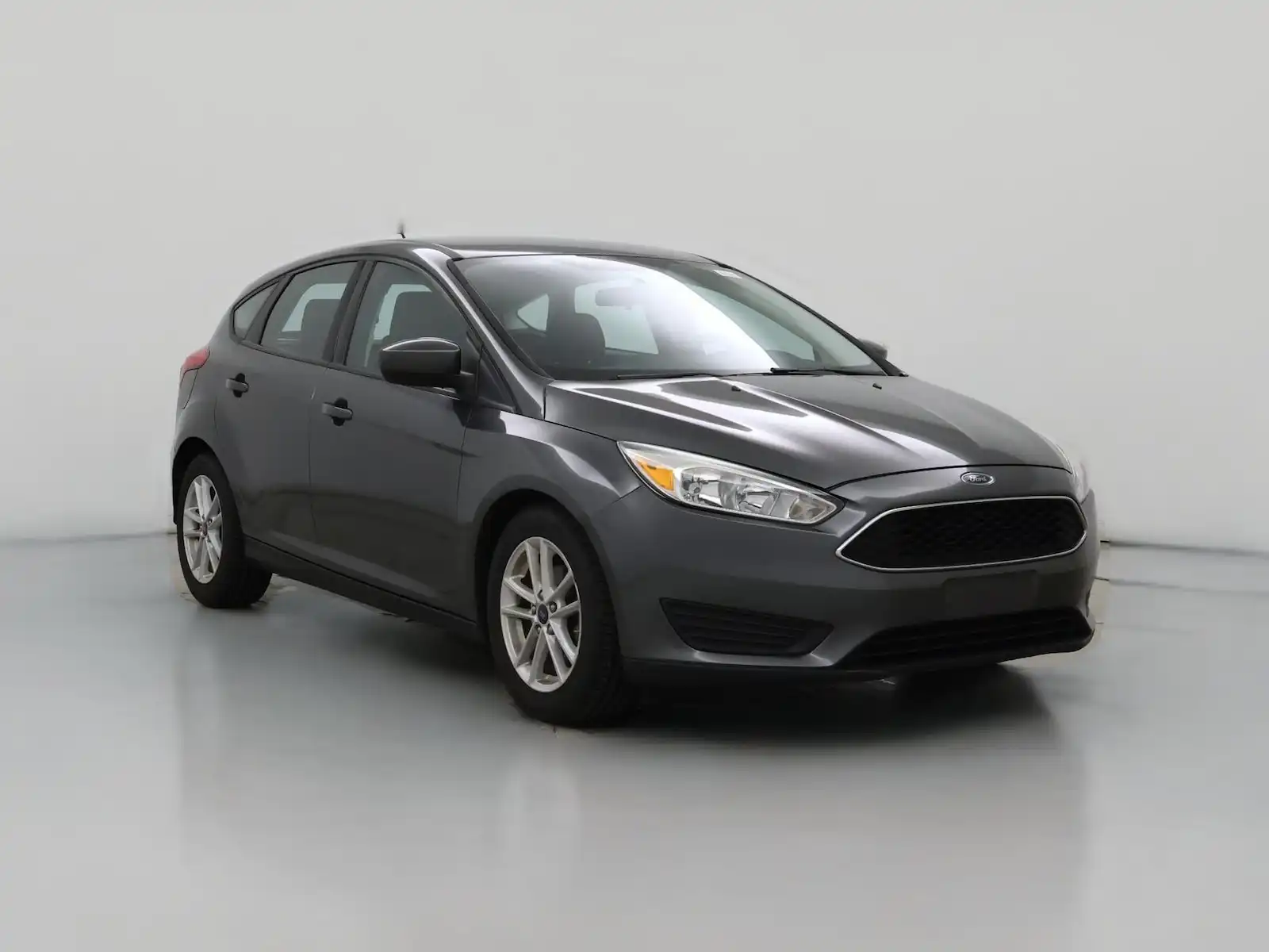 2018 Ford Focus SE Hatchback's photo