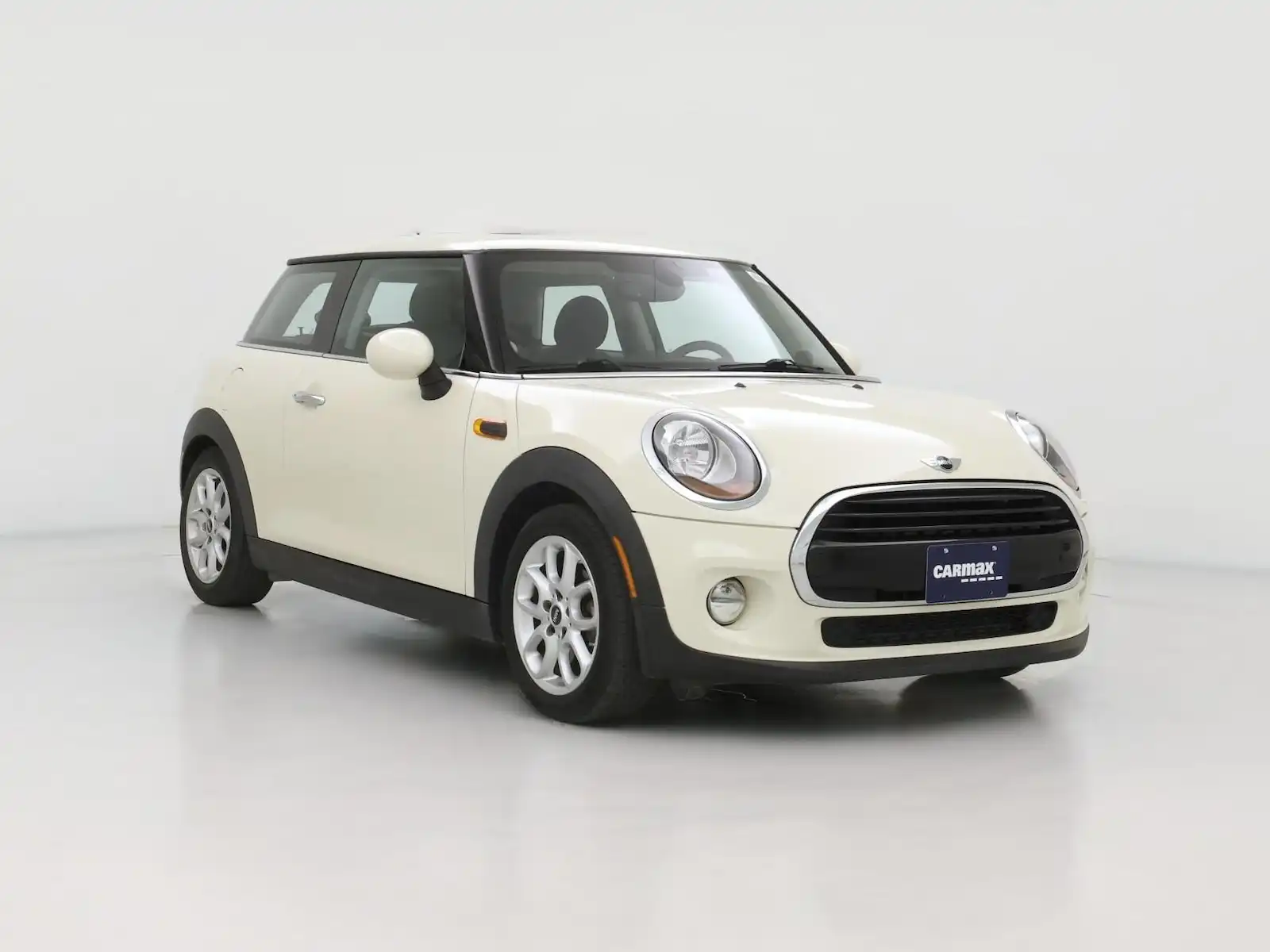 2017 MINI Cooper Base's photo