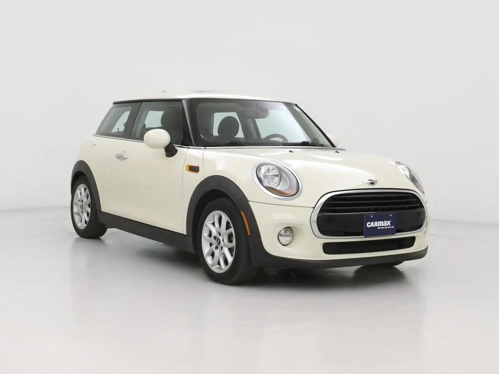 2017 MINI Cooper Base photo 1