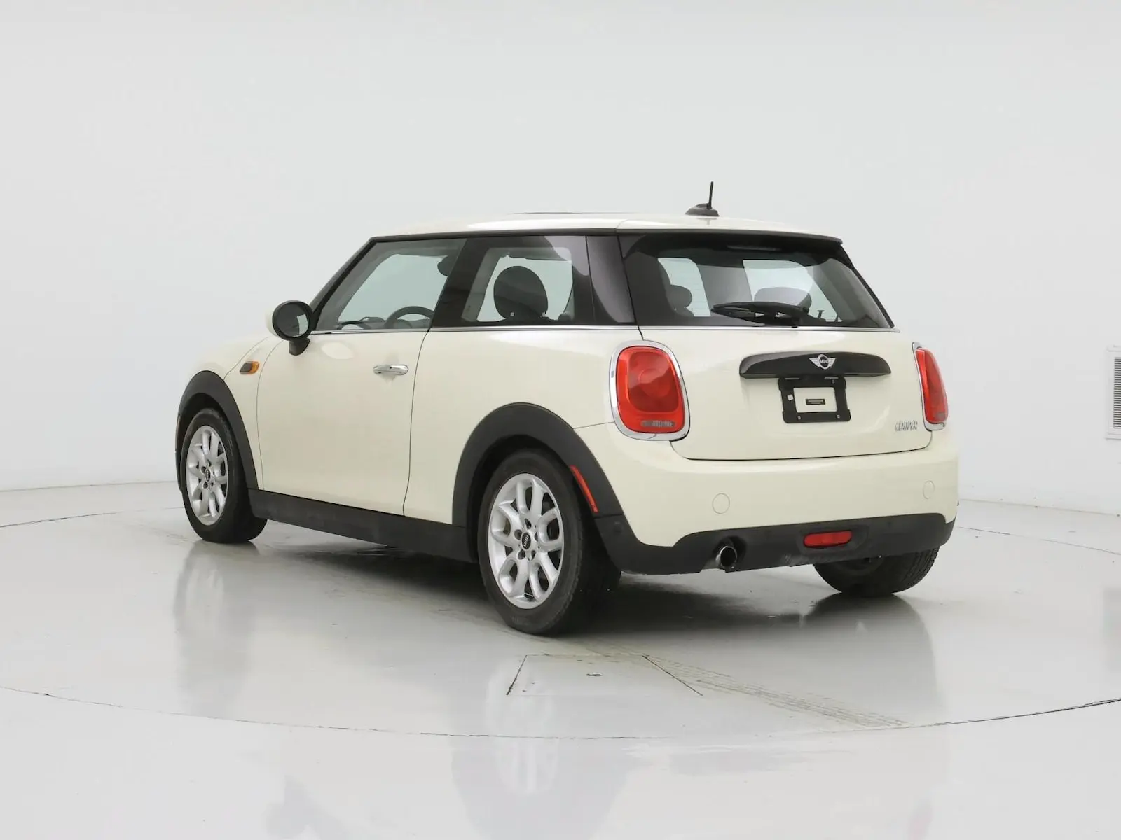 2017 MINI Cooper Base photo 3