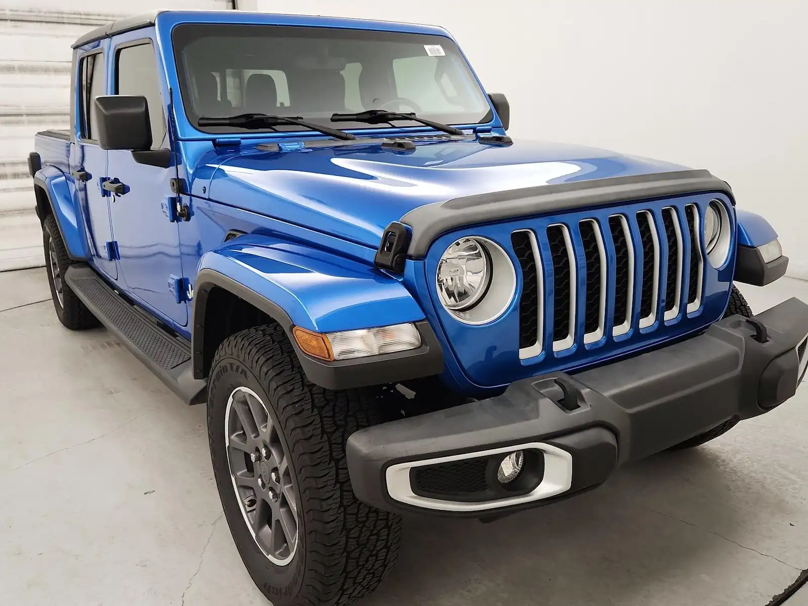 2021 Jeep Gladiator Overland's photo