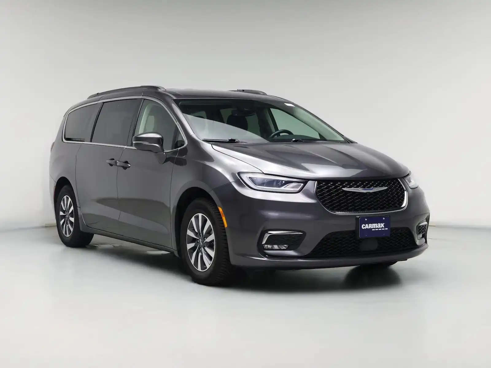2021 Chrysler Pacifica Hybrid Touring's photo