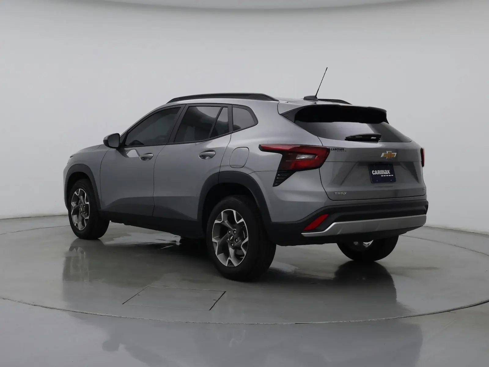 2025 Chevrolet Trax LT photo 3