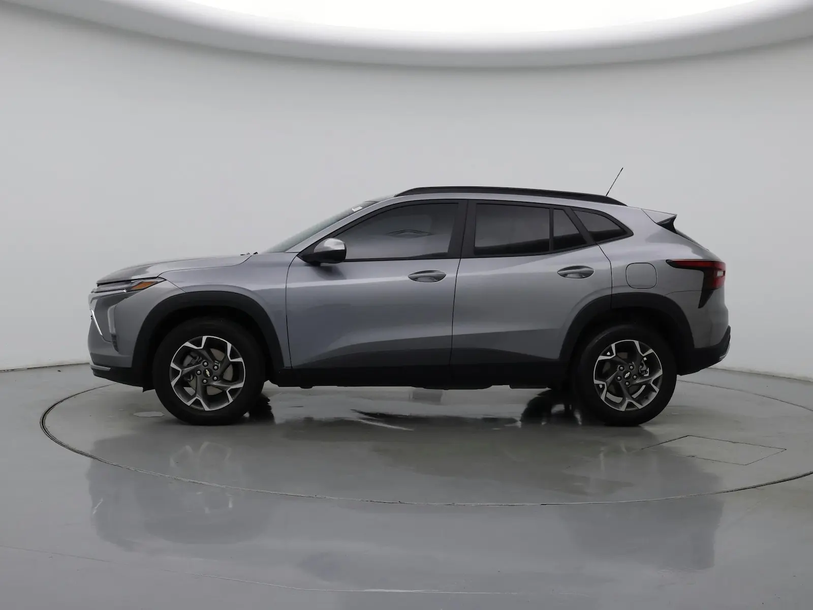 2025 Chevrolet Trax LT photo 4