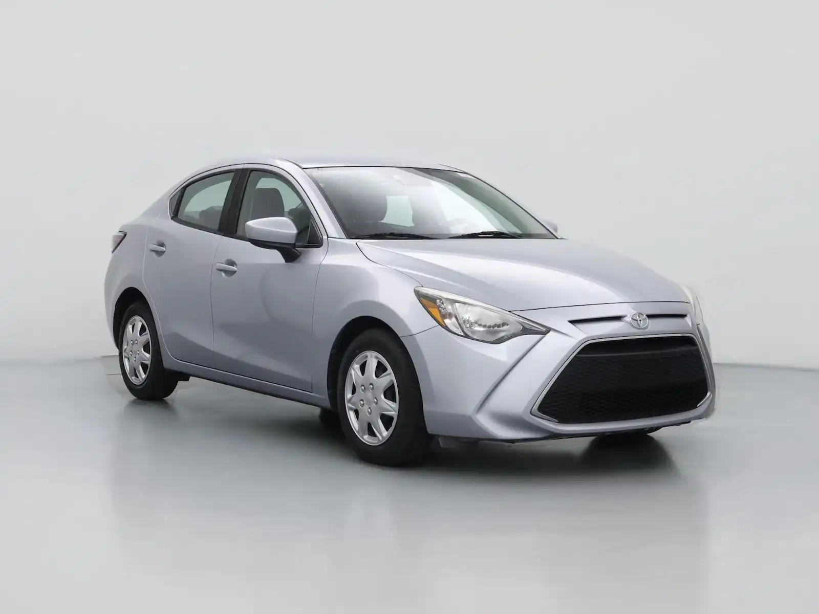 2019 Toyota Yaris L MT's photo