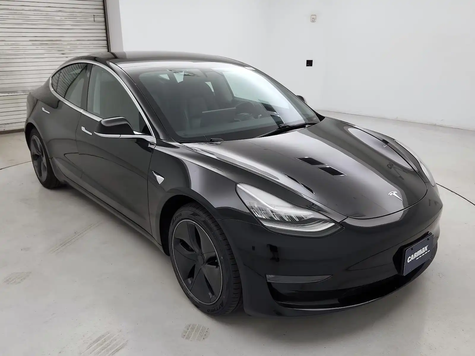 2019 Tesla Model 3 Standard Range Plus's photo