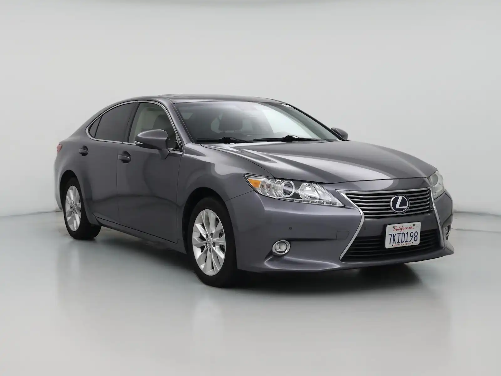 2015 Lexus ES 350 300h's photo