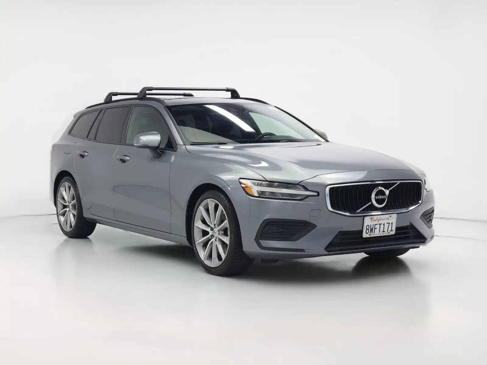2020 Volvo V60 T5 Momentum's photo