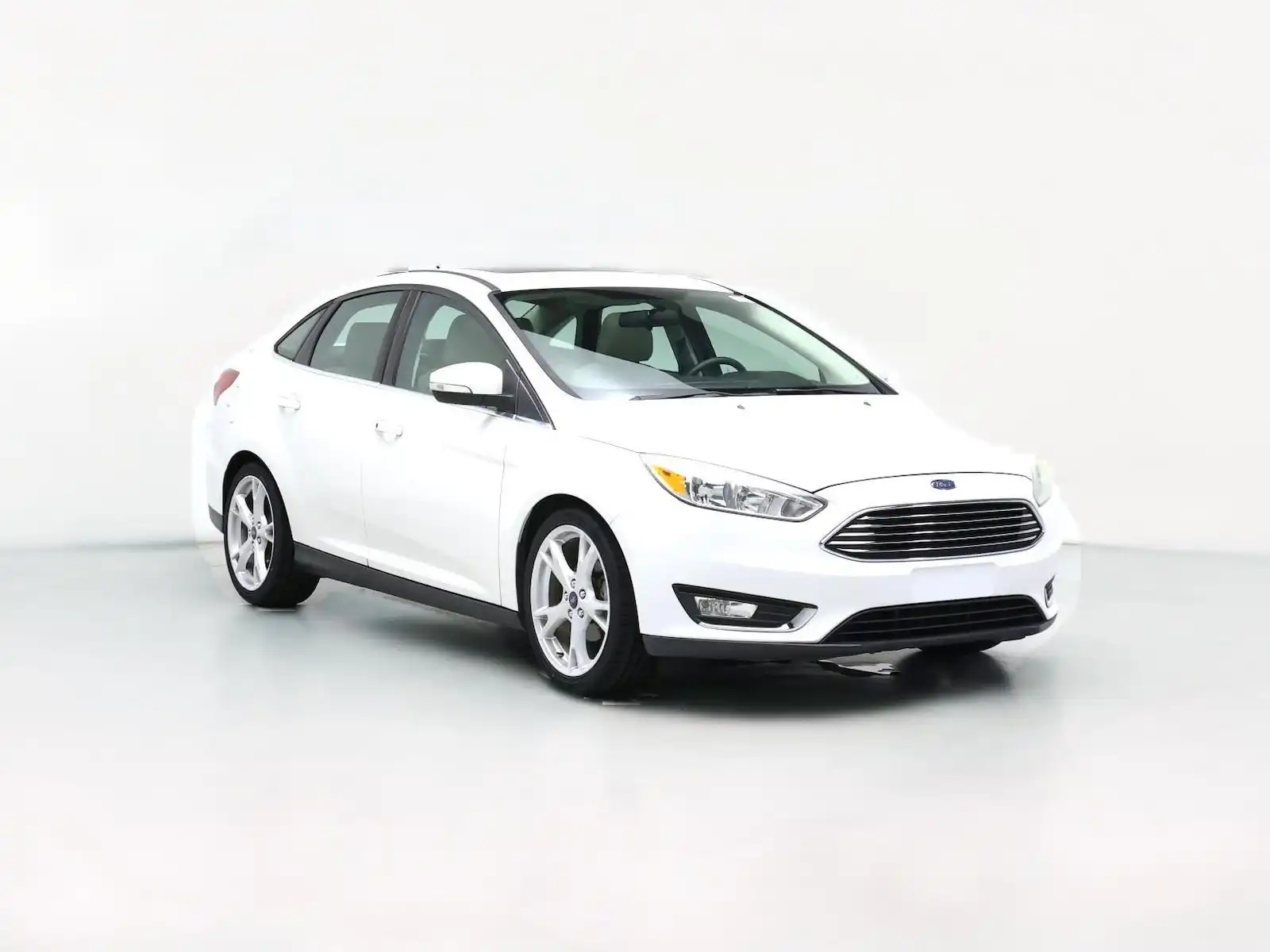 2016 Ford Focus Titanium Sedan's photo