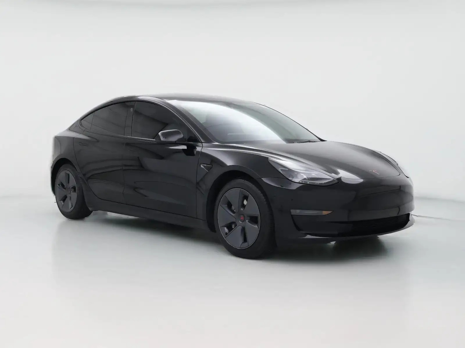 2022 Tesla Model 3 Standard Range Plus's photo