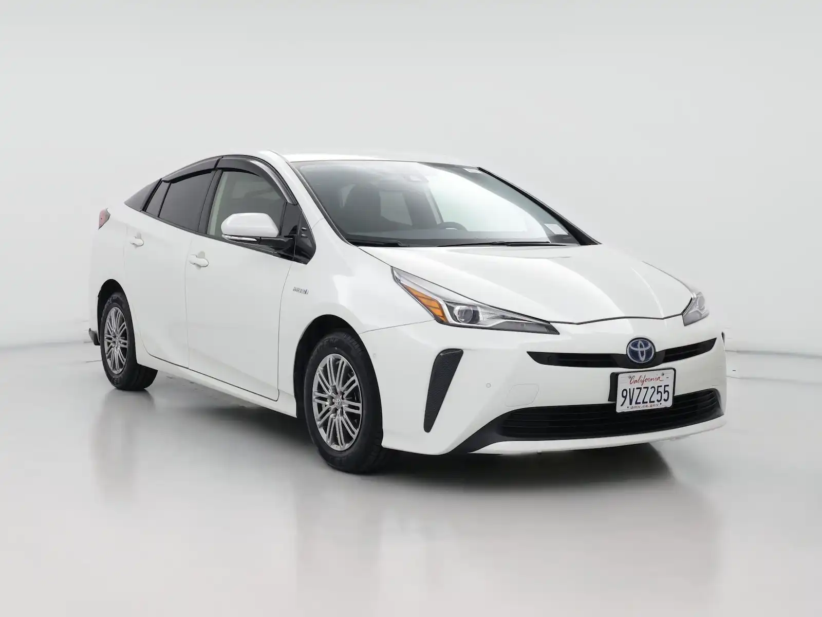2020 Toyota Prius LE FWD's photo