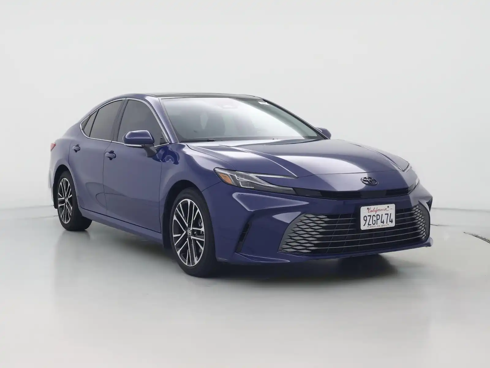 2026 Toyota Camry XLE Hybrid's photo