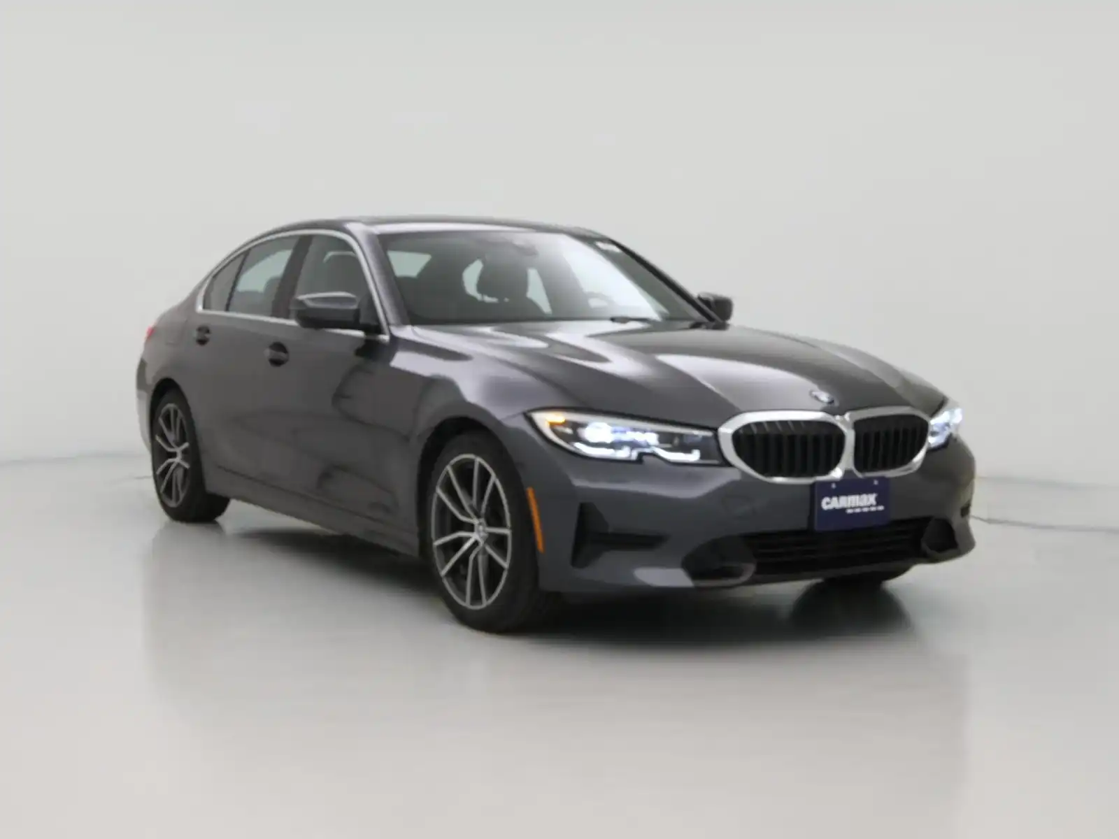 2019 BMW 3 Series 330i Sedan's photo