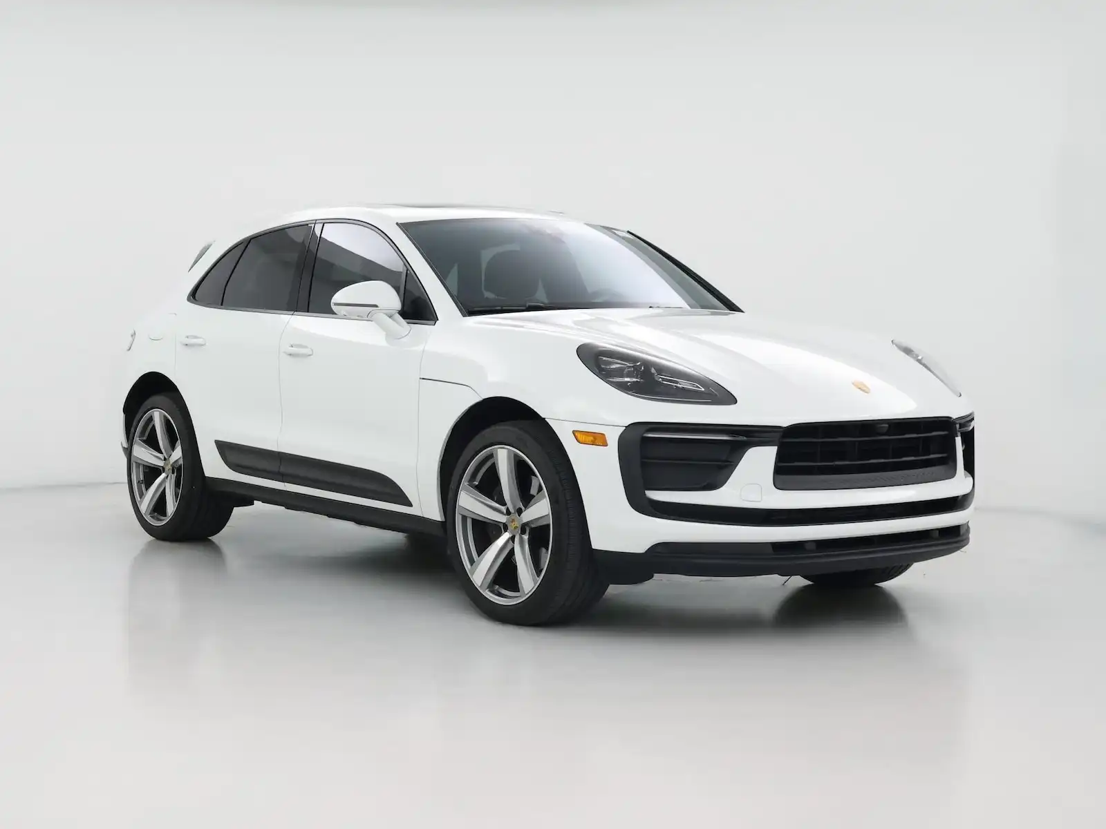 2022 Porsche Macan Base's photo