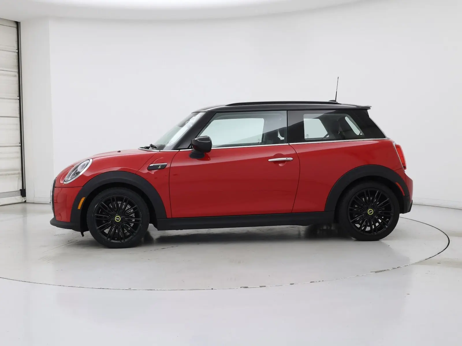 2023 MINI Hardtop Cooper SE photo 4